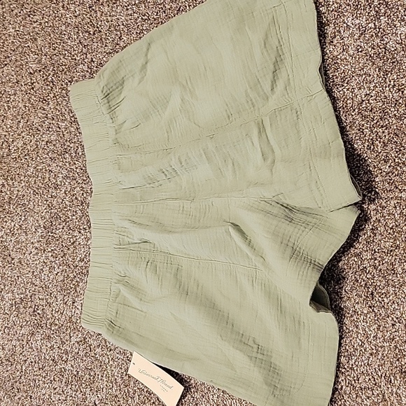 NWT Universal Thread high rise pull on shorts - Picture 5 of 5